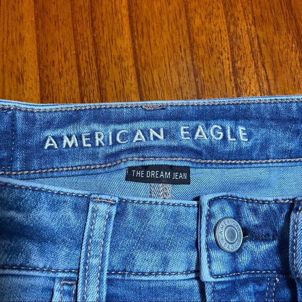American Eagle distressed super hi-rise jeggings